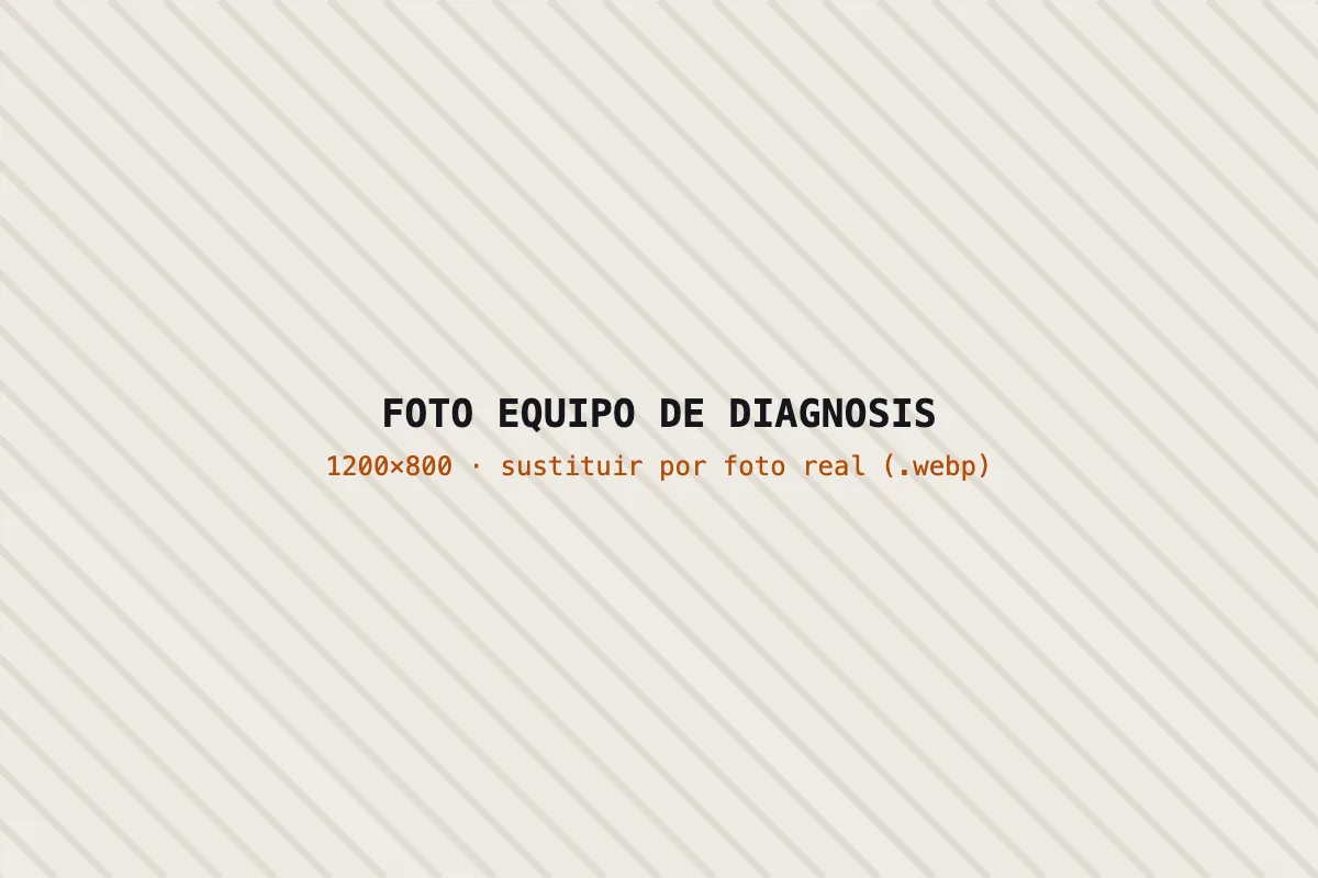 Herramientas y equipo de diagnosis en un taller asociado a Red de Talleres